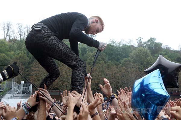 FRANK CARTER AND THE RATTLESNAKES - 2017-08-25 - SAINT CLOUD - Domaine National - Grande Scene - 